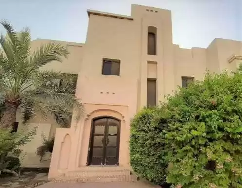 Wohn Klaar eigendom 5 + Zimmermädchen U/F Villa in Verbindung  zu vermieten in Al-Manama #26705 - 1  image 