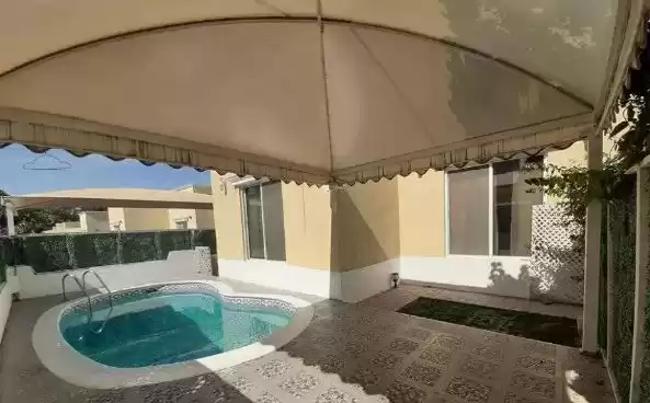 yerleşim Hazır Mülk 3+hizmetçi Yatak Odası F/F Site İçinde Villa  kiralık içinde Al-Manamah #26714 - 1  image 