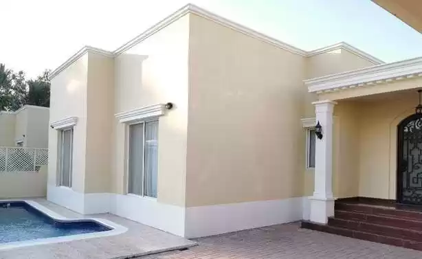 Жилой Готовая недвижимость 3+комнаты для горничных Н/Ф Вилла в комплексе  в аренду в Аль-Манама #26737 - 1  image 