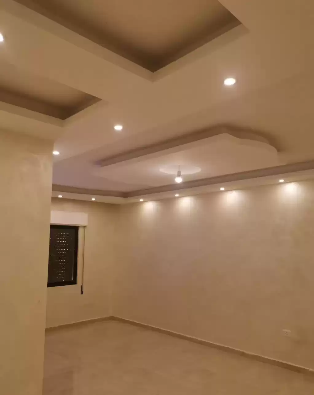 住宅 就绪物业 6+女仆卧室 U/F 公寓  出售 在 安曼 #26744 - 1  image 