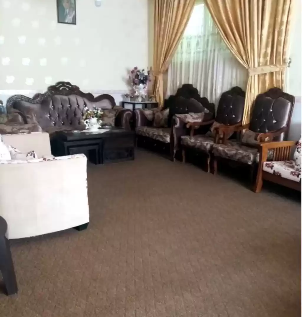 住宅 就绪物业 6+女仆卧室 U/F 公寓  出售 在 安曼 #26762 - 1  image 