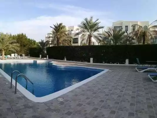 Residencial Listo Propiedad 4 + habitaciones de servicio U / F Villa en Compound  alquiler en Al Manamah #26766 - 1  image 