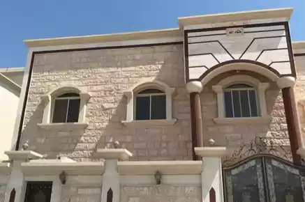 yerleşim Hazır Mülk 7+ Yatak Odası U/F Müstakil Villa  satılık içinde Riyad #26780 - 1  image 