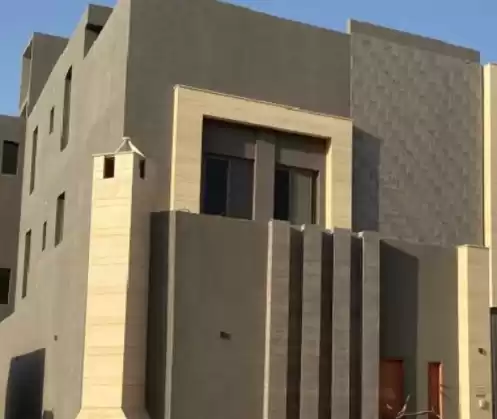 yerleşim Hazır Mülk 5+hizmetçi Yatak Odası U/F Müstakil Villa  satılık içinde Riyad #26815 - 1  image 