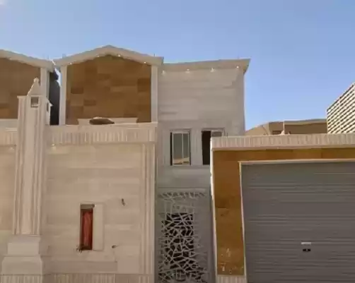 yerleşim Hazır Mülk 5 Yatak Odası U/F Müstakil Villa  satılık içinde Riyad #26820 - 1  image 