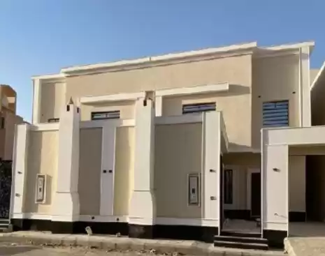 yerleşim Hazır Mülk 5+hizmetçi Yatak Odası U/F Müstakil Villa  satılık içinde Riyad #26821 - 1  image 