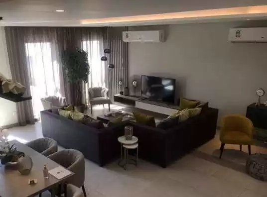 Residencial Listo Propiedad 3 + habitaciones de servicio U / F Villa en Compound  venta en Al Manamah #26855 - 1  image 