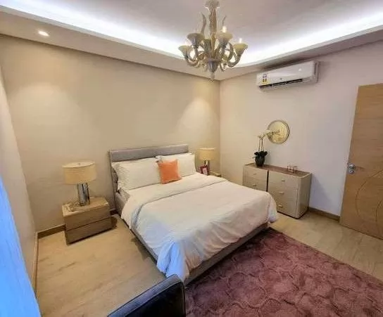 yerleşim Hazır Mülk 3+hizmetçi Yatak Odası U/F Site İçinde Villa  satılık içinde Al-Manamah #26874 - 1  image 