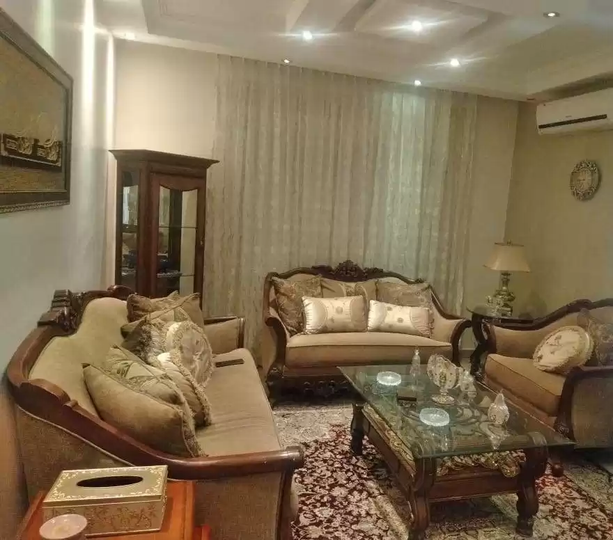 Жилой Готовая недвижимость 3 спальни Н/Ф Квартира  продается в Амман #26989 - 1  image 