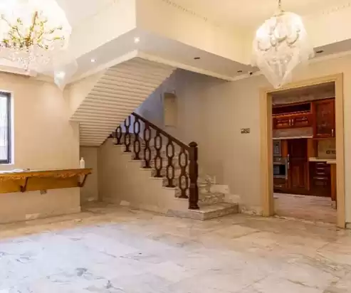 Wohn Klaar eigendom 5 + Zimmermädchen U/F Alleinstehende Villa  zu vermieten in Riad #27020 - 1  image 