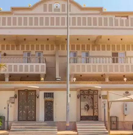 Wohn Klaar eigendom 5 + Zimmermädchen F/F Alleinstehende Villa  zu vermieten in Riad #27058 - 1  image 