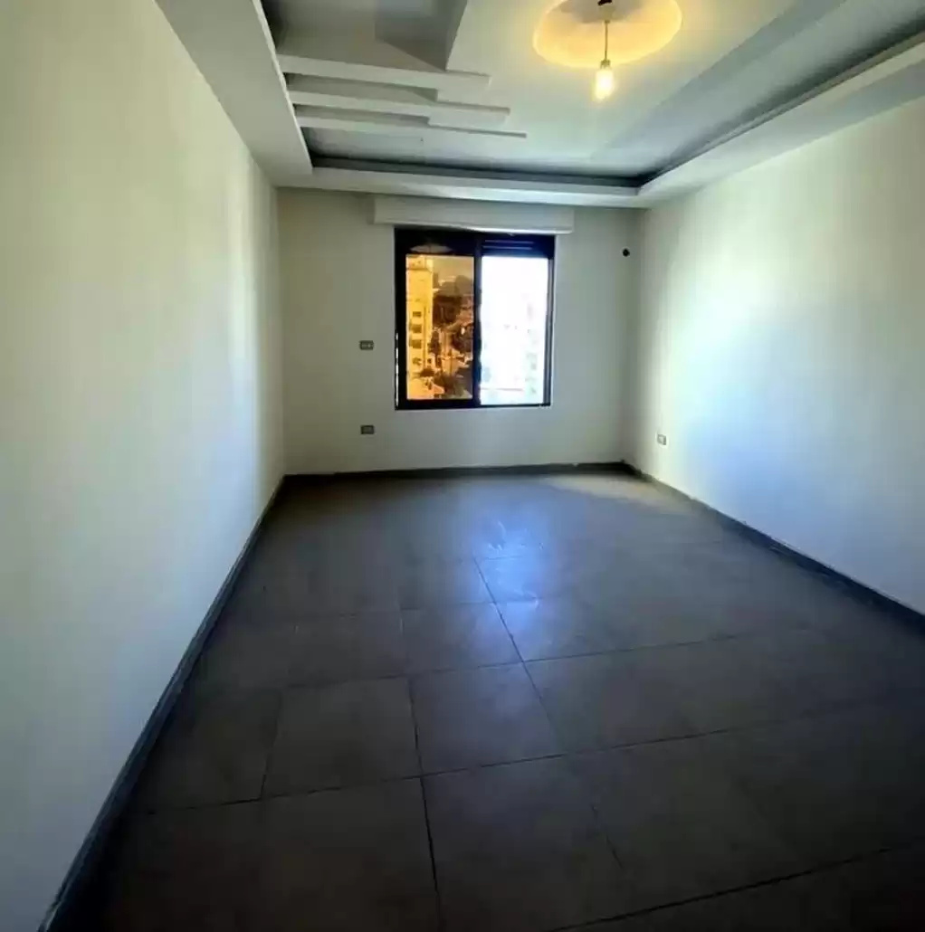 Жилой Готовая недвижимость 3 спальни Н/Ф Квартира  продается в Амман #27061 - 1  image 