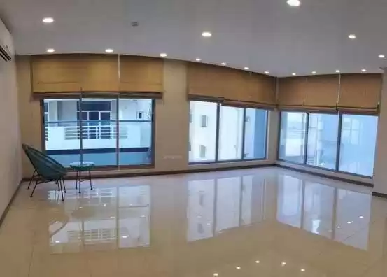 Residential Ready Property 2 Bedrooms U/F Apartment  for rent in Al-Manamah #27157 - 1  image 