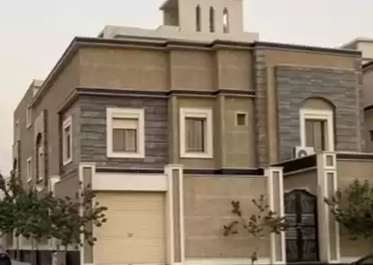 Résidentiel Propriété prête 5 chambres F / F Villa autonome  à vendre au Riyad #27189 - 1  image 
