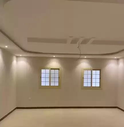 yerleşim Hazır Mülk 7 Yatak Odası U/F Apartman  satılık içinde Riyad #27193 - 1  image 