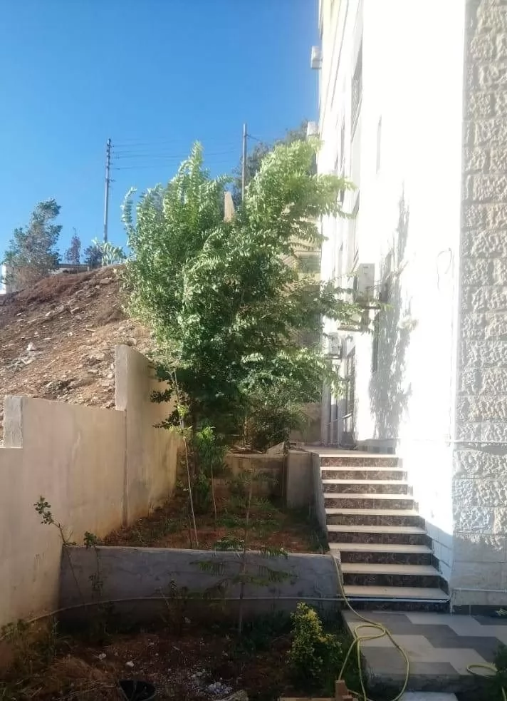 Residencial Listo Propiedad 3 dormitorios U / F Apartamento  venta en Amán #27286 - 1  image 