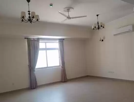 Residential Ready Property 2 Bedrooms U/F Apartment  for rent in Al-Manamah #27322 - 1  image 