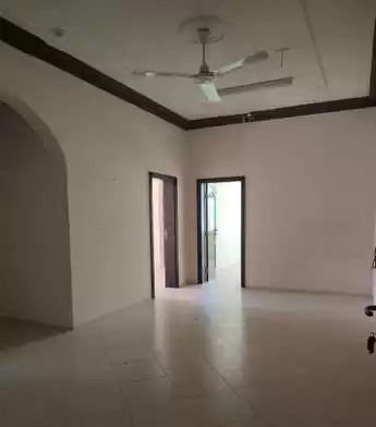 Residential Ready Property 2 Bedrooms U/F Apartment  for rent in Al-Manamah #27490 - 1  image 
