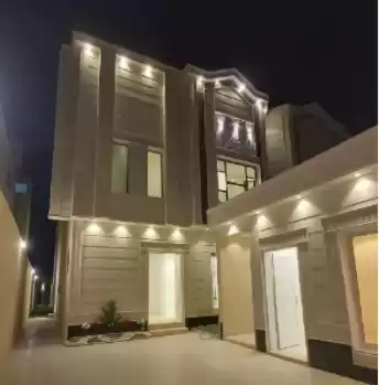 yerleşim Hazır Mülk 5+hizmetçi Yatak Odası U/F Müstakil Villa  satılık içinde Riyad #27550 - 1  image 