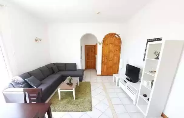 Residential Ready Property 2 Bedrooms F/F Apartment  for rent in Al-Manamah #27570 - 1  image 