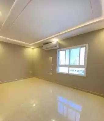 Wohn Klaar eigendom 3 Schlafzimmer U/F Wohnung  zu vermieten in Al-Manama #27661 - 1  image 