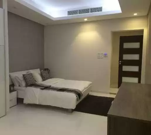 Residential Ready Property 3+maid Bedrooms F/F Apartment  for rent in Al-Manamah #27666 - 1  image 
