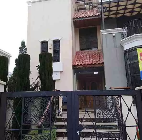 Жилой Готовая недвижимость 4 спальни Н/Ф Отдельная вилла  продается в Амман #27674 - 1  image 