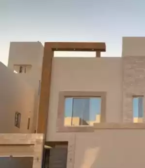 yerleşim Hazır Mülk 4+hizmetçi Yatak Odası U/F Müstakil Villa  satılık içinde Riyad #27680 - 1  image 
