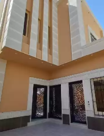 سكني عقار جاهز 7 غرف  غير مفروش فيلا  للبيع في الرياض #27697 - 1  صورة 