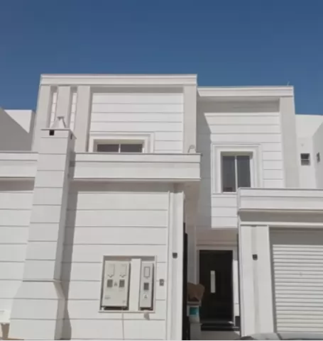 Residential Ready Property 4+maid Bedrooms U/F Standalone Villa  for sale in Riyadh #27703 - 1  image 