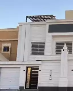 Wohn Klaar eigendom 3 + Magd Schlafzimmer U/F Alleinstehende Villa  zu verkaufen in Riad #27714 - 1  image 