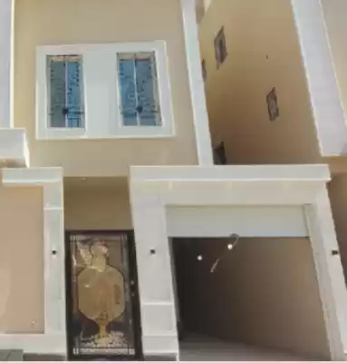yerleşim Hazır Mülk 4 Yatak Odası U/F Müstakil Villa  satılık içinde Riyad #27720 - 1  image 