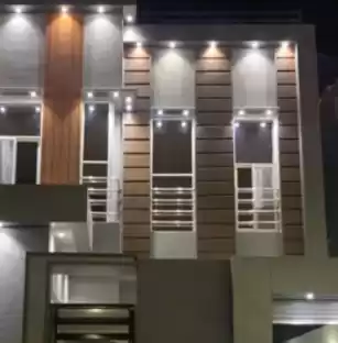 Résidentiel Propriété prête 5 chambres U / f Villa autonome  à vendre au Riyad #27742 - 1  image 