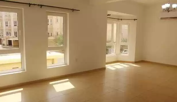Wohn Klaar eigendom 3 Schlafzimmer U/F Wohnung  zu vermieten in Al-Manama #27839 - 1  image 