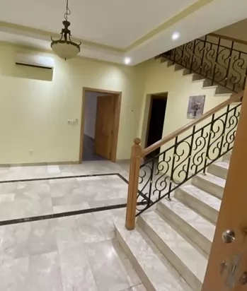 Residential Ready Property 5+maid Bedrooms U/F Standalone Villa  for rent in Jiddah , Makkah-Province #27844 - 2  image 