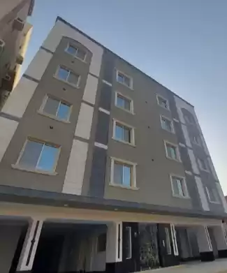 Résidentiel Propriété prête 7+ chambres U / f Appartement  à vendre au Riyad #27884 - 1  image 