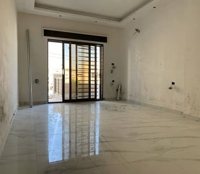 Residential Ready Property 3+maid Bedrooms U/F Apartment  for sale in Amman #27945 - 1  image 