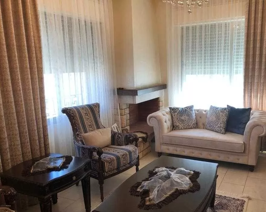 Résidentiel Propriété prête 3 chambres F / F Villa autonome  a louer au Amman #28088 - 1  image 