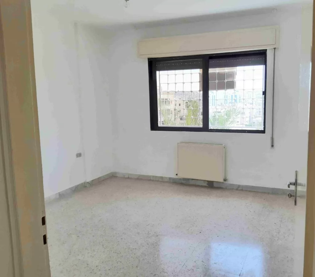 Residential Ready Property 3 Bedrooms U/F Apartment  for rent in Amman , Amman-Governorate #28142 - 1  image 