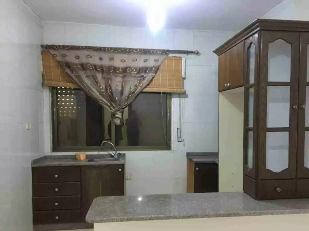 سكني عقار جاهز 2 غرف  غير مفروش شقة  للإيجار في عمان #28167 - 1  صورة 