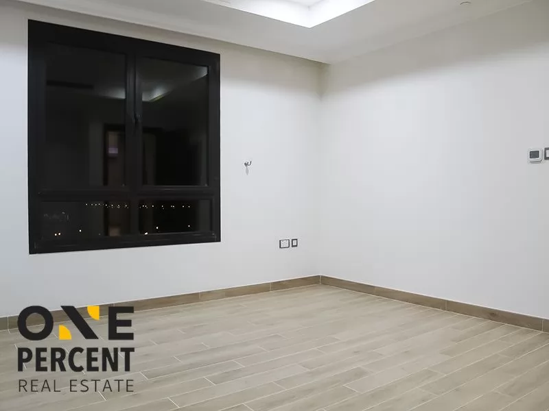 Mixed Use Ready Property 2 Bedrooms S/F Apartment  for rent in Doha #30782 - 4  image 