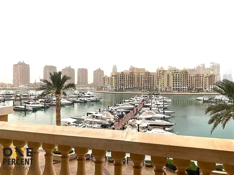 Смешанное использование Готовая недвижимость 2 спальни С/Ж Таунхаус  продается в Доха #35305 - 1  image 