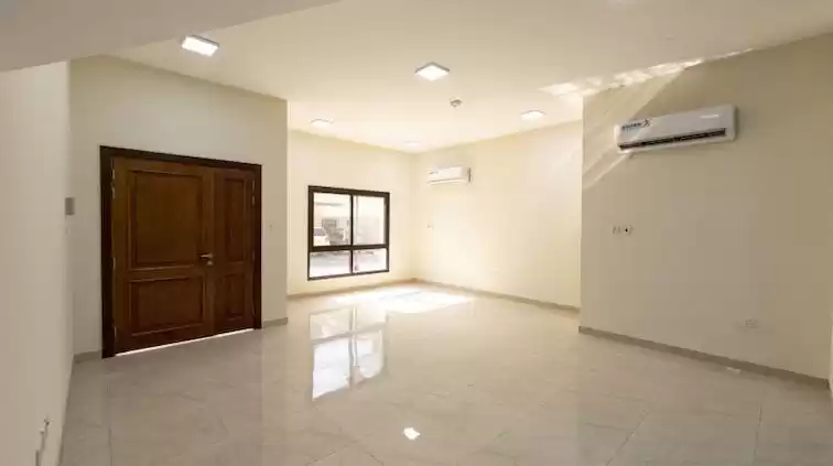 Residencial Listo Propiedad 5 habitaciones S / F Villa en Compound  alquiler en al-sad , Doha #38782 - 1  image 