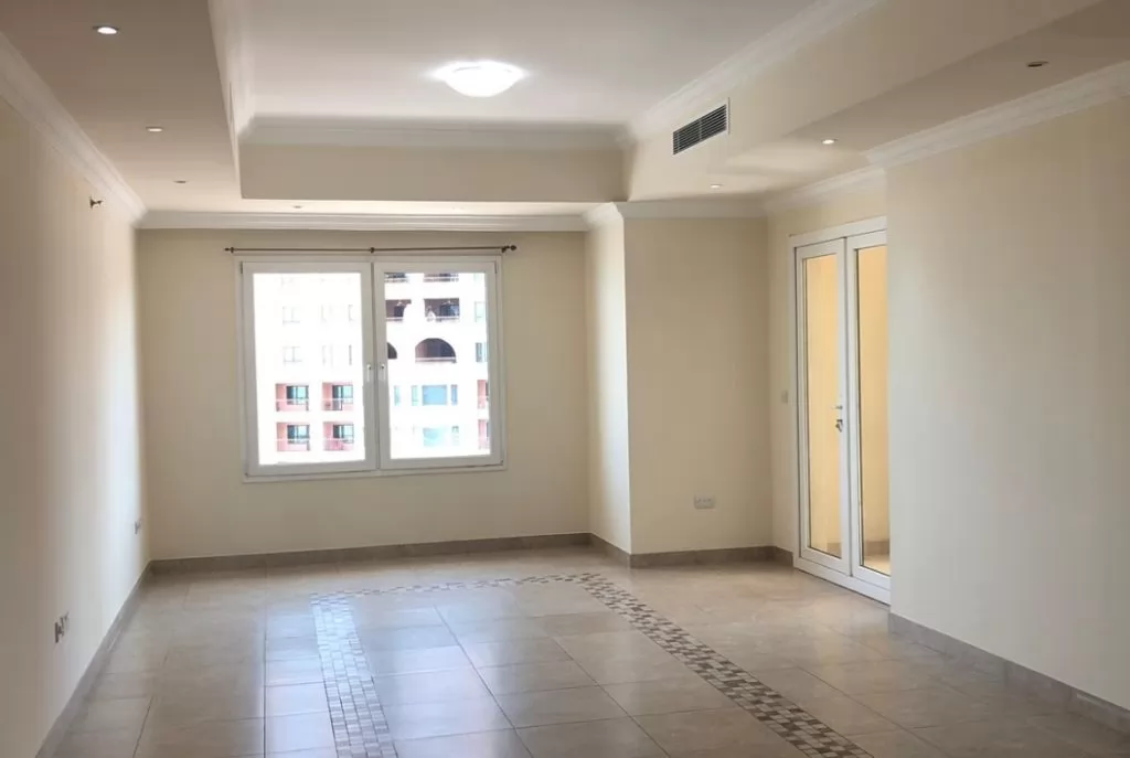 Residential Property 2 Bedrooms S/F Apartment  for rent in The-Pearl-Qatar , Doha-Qatar #38806 - 1  image 