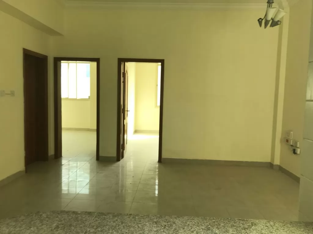 Residential Ready Property 2 Bedrooms S/F Apartment  for rent in Umm-Ghuwailina , Doha-Qatar #38814 - 1  image 