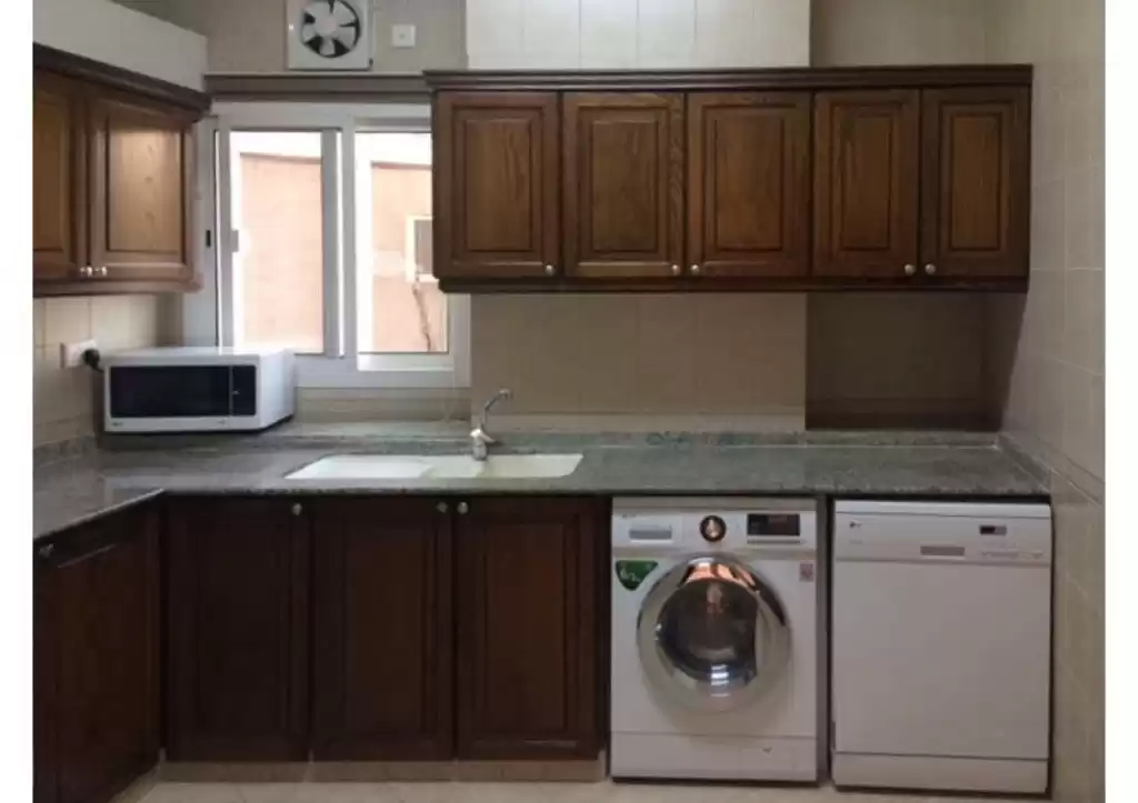 Residential Ready Property 2 Bedrooms S/F Apartment  for rent in Al Sadd , Doha #38832 - 1  image 