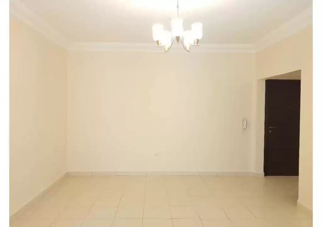 Wohn Klaar eigendom 2 Schlafzimmer U/F Wohnung  zu vermieten in Al Sadd , Doha #38833 - 1  image 