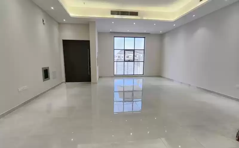 Residential Ready Property 5 Bedrooms U/F Standalone Villa  for rent in Dubai #38869 - 1  image 