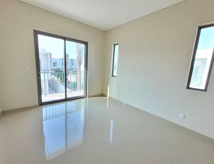 Жилой Готовая недвижимость 3 спальни Н/Ф Вилла в комплексе  в аренду в Дубай #38891 - 1  image 