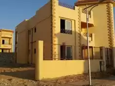 Residencial Listo Propiedad 4 + habitaciones de servicio U / F Villa Standerlone  venta en El-Cairo , Gobernación-de-El-Cairo #39274 - 1  image 